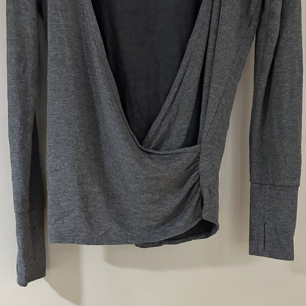 Athleta Gray Wrap Front Hooded Top Long Sleeve Athleisure Lightweight - Picture 4 of 6